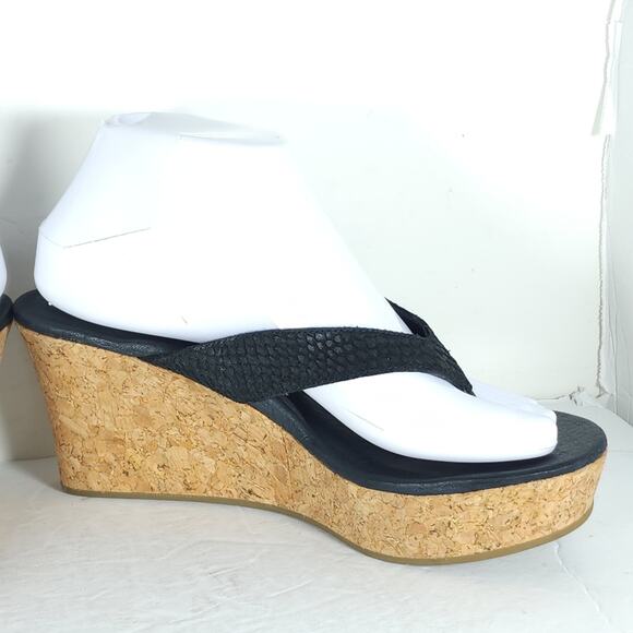 UGG Women's Natassia US8 Black Leather SlipOn Cork Wedge Platform Thong Sandals - Picture 7 of 15